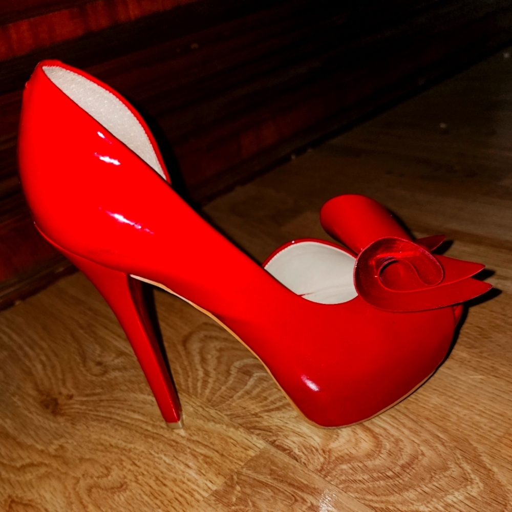 Steve madden red heels